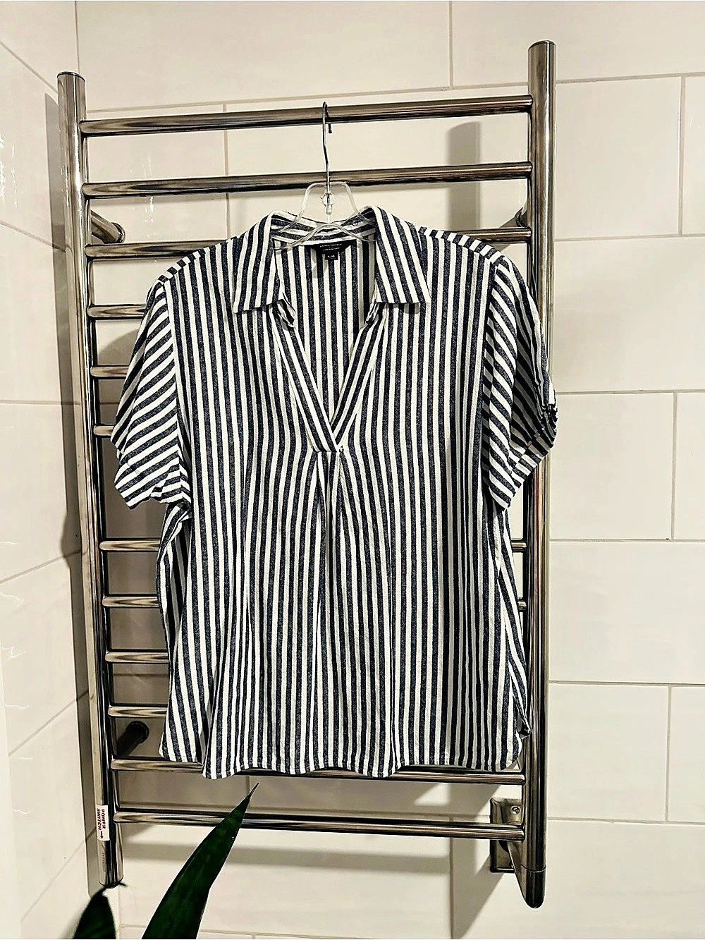 Banana Republic Striped Linen Blend Blouse in Blue & White Size Large